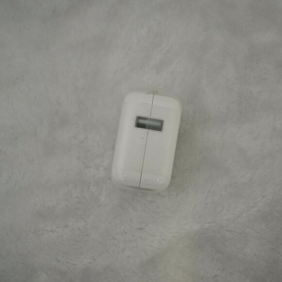 Apple 12W USB Power Adapter & Lightning to USB Cable - Picture 3 of 6